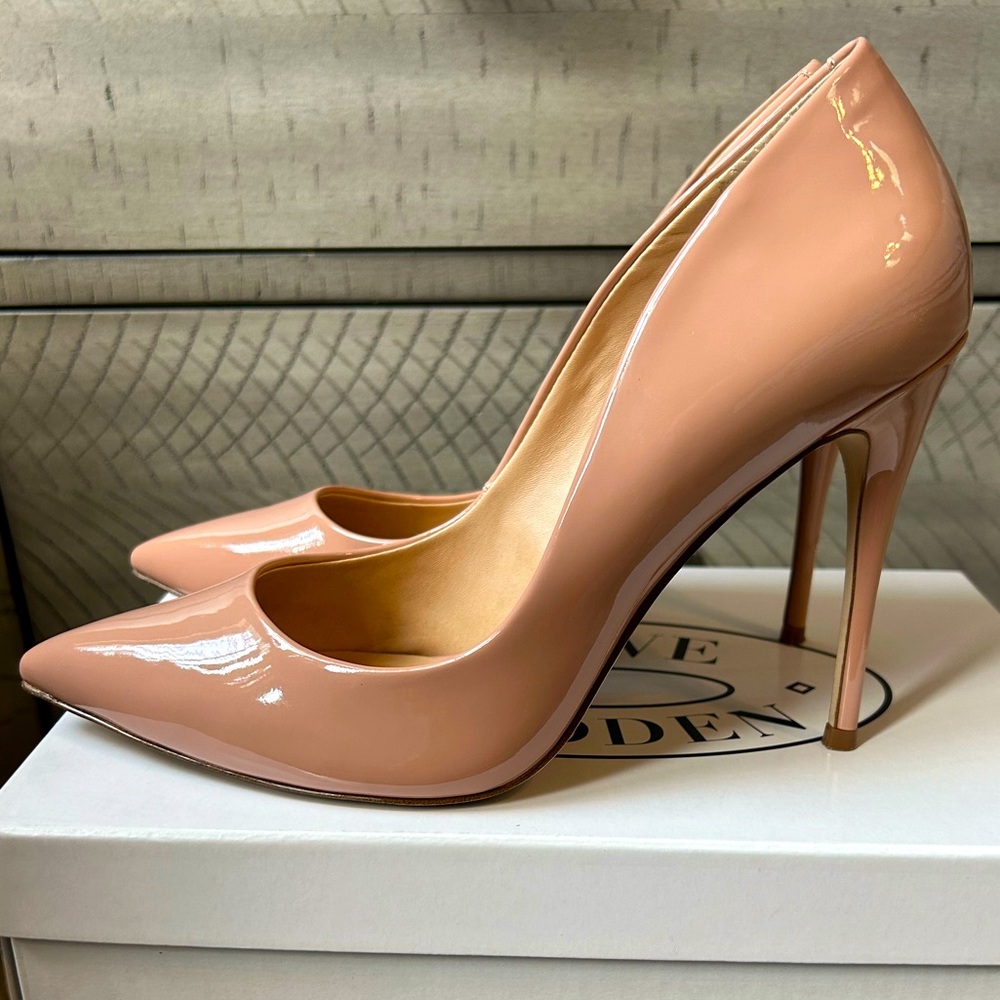Blush Colored Steve Madden Patent leather Heeled pumps